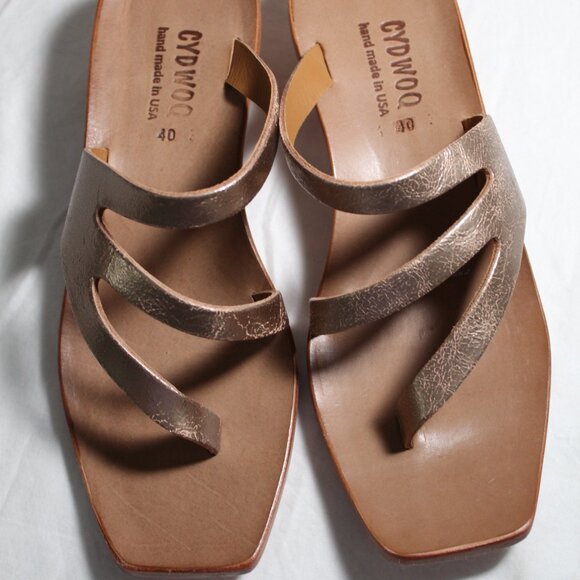 NWB CYDWOQ Cydney Mandel Cupertino Bronze Kitten Heel Sandals 40 - Picture 3 of 6